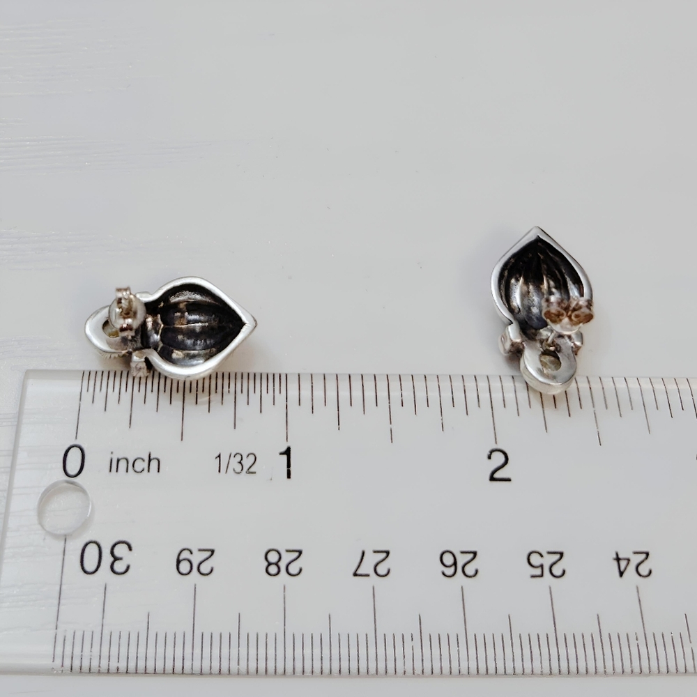 Vintage Sterling Silver Faux Pearl Fluted Post back Earrings - Picture 7 of 8